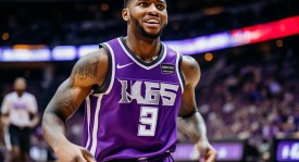 天神下凡！妖刀孙尚香翻滚输出一打三，获封“2025最强射手”